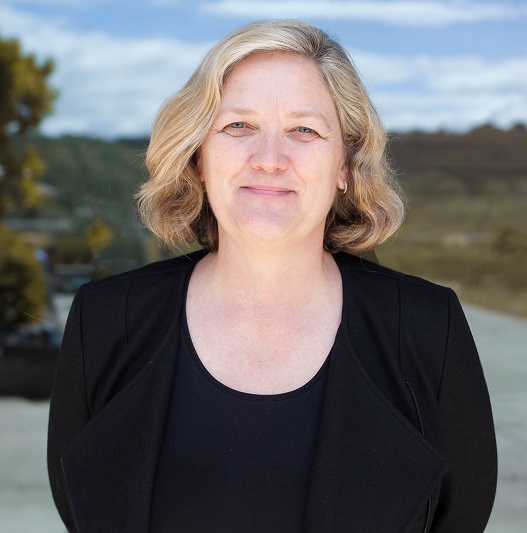 Karin Nelson
